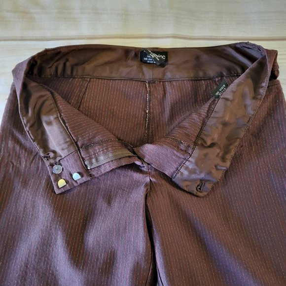 Zinc Women’s Pinstripe Pants Maroon Sz 5 With Red, & Gold/Yellow Stripes - Picture 5 of 8